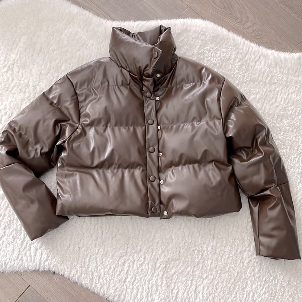 Short puffer jacket